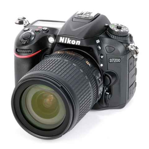 നിക്കോൺ ഡി 7200