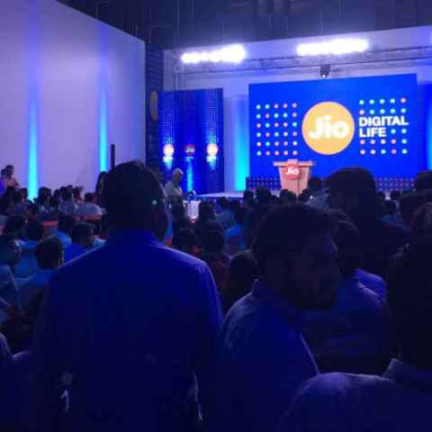 JIO Happy New Year ఆఫర్ పై కంప్లీట్ అన్ని డౌట్స్ కు జవాబులు ఇక్కడ చూడగలరు