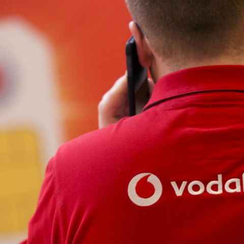 RELIANCE JIO, AIRTEL மற்றும் VODAFONE அதிரடி அம்சம்  3GB டேட்டா.