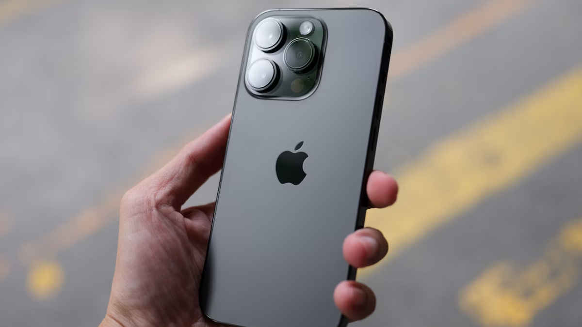 Apple iPhone 15 new leaks: A 48-MP camera sensor and up to $200 price hike  | Digit