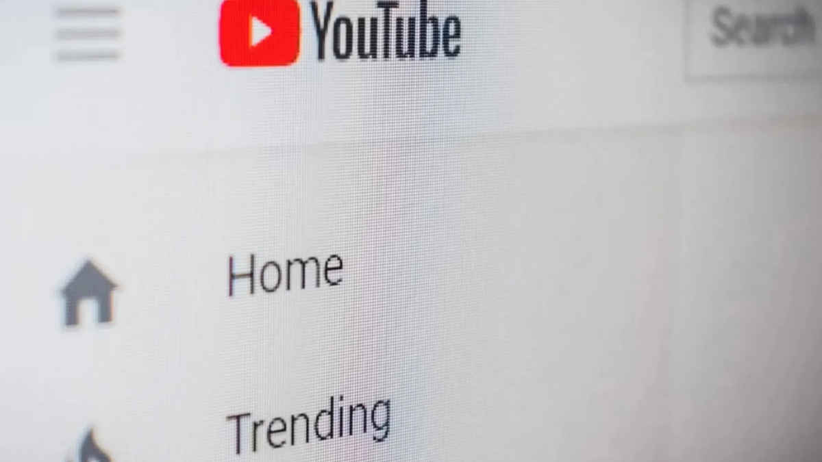 Google will add new vertical live feed on YouTube for mobile viewers  | Digit