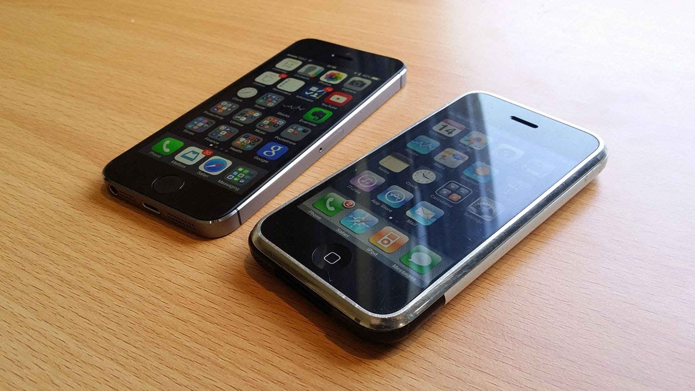 Купить первый айфон. Apple iphone 1. Айфон 1g. Iphone 1 1. Iphone 1st Generation.