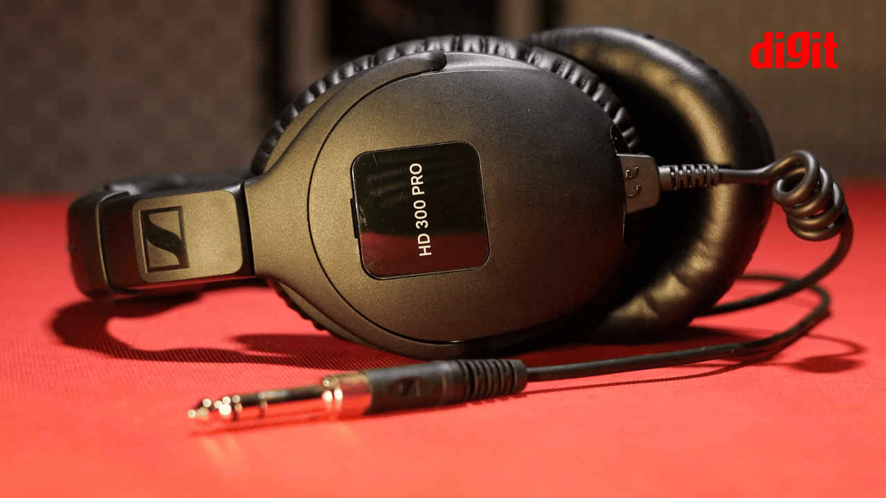 Sennheiser HD 300 PRO Review: For the professionals on the go