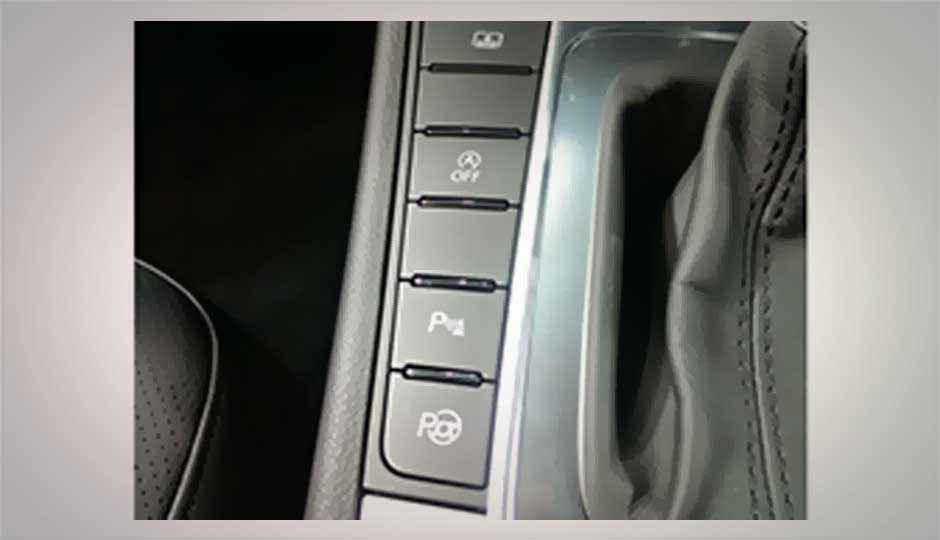 Auto Expo 2014: Car Tech in Volkswagen Passat Auto Expo 2014: Car Tech in Volkswagen Passat