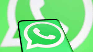 நண்பர்களின்  WhatsApp Statusமிகவும் பிடித்து போனால் அதை எப்படி டவுன்லோட்  செய்வது?