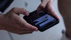 మీ వాట్సాప్ లో ఈ నంబర్స్ నుండి కాల్స్ వస్తే జర భద్రం..ఎందుకంటే.!