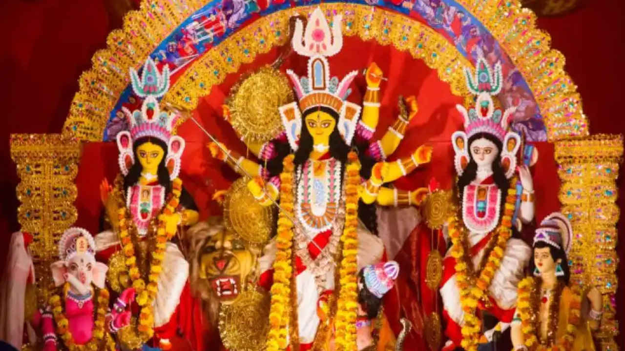 Durga Ashtami and Mahanavmi 2024: प्रियजनांना WhatsApp द्वारे द्या शुभेच्छा! ‘अशा’प्रकारे डाऊनलोड करा Video आणि Status 