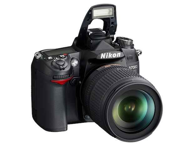 Nikon D7000 flash up