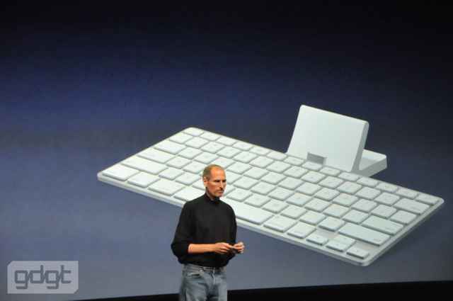 Accessories for the Apple iPad include this keyboard dock
