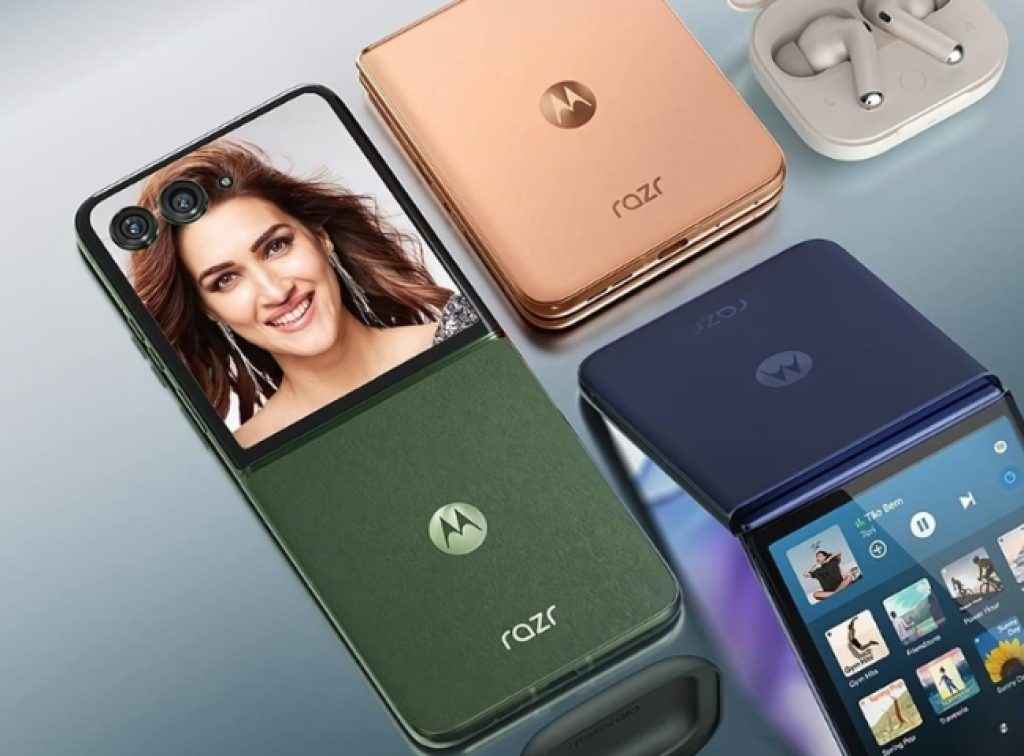 motorola flip style fold phone