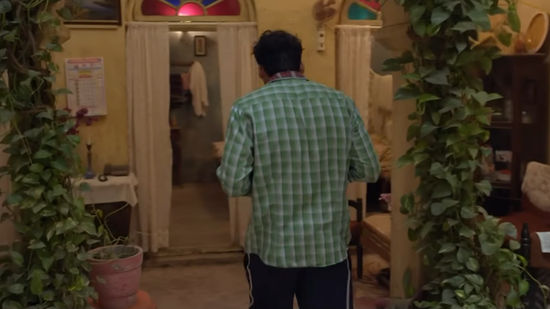 5 सीज़न वाली ये सुपरहिट सीरीज देख पूरा परिवार हंस-हंस कर हो जाएगा लहालोट, IMDb रेटिंग पंचायत से ज्यादा