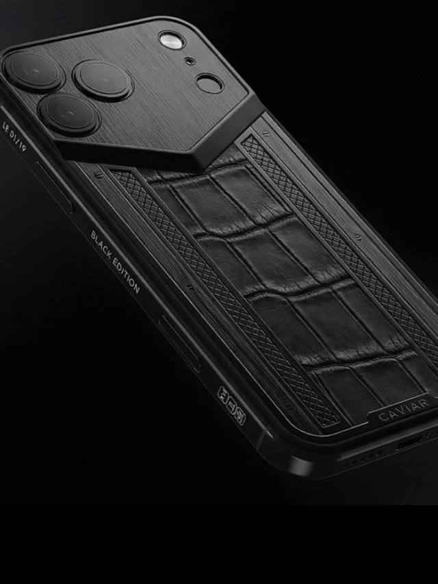 i phone 17 pro max crocodial banner