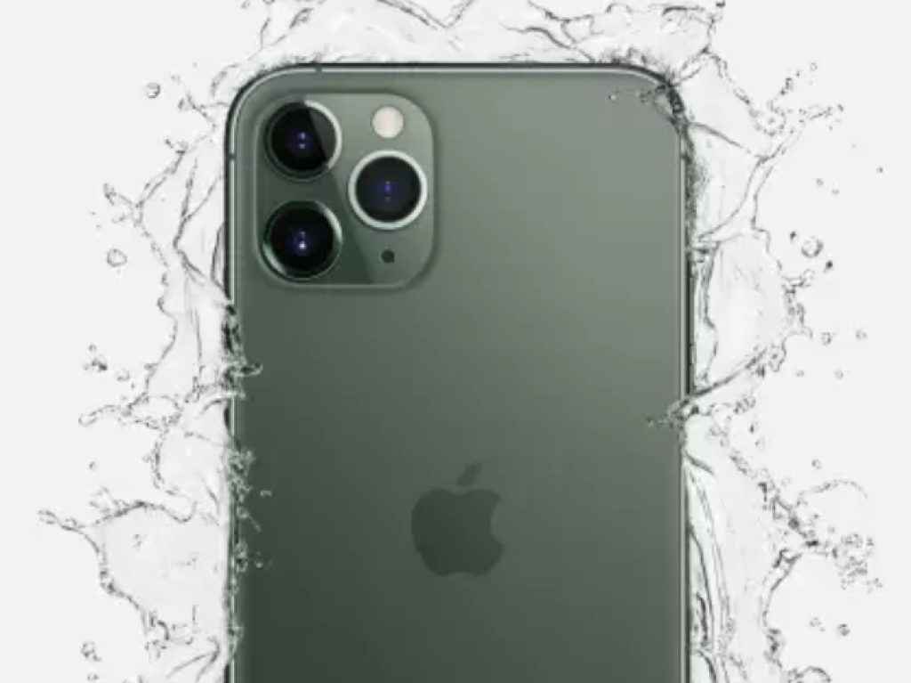 Apple iPhone 15 waterproof