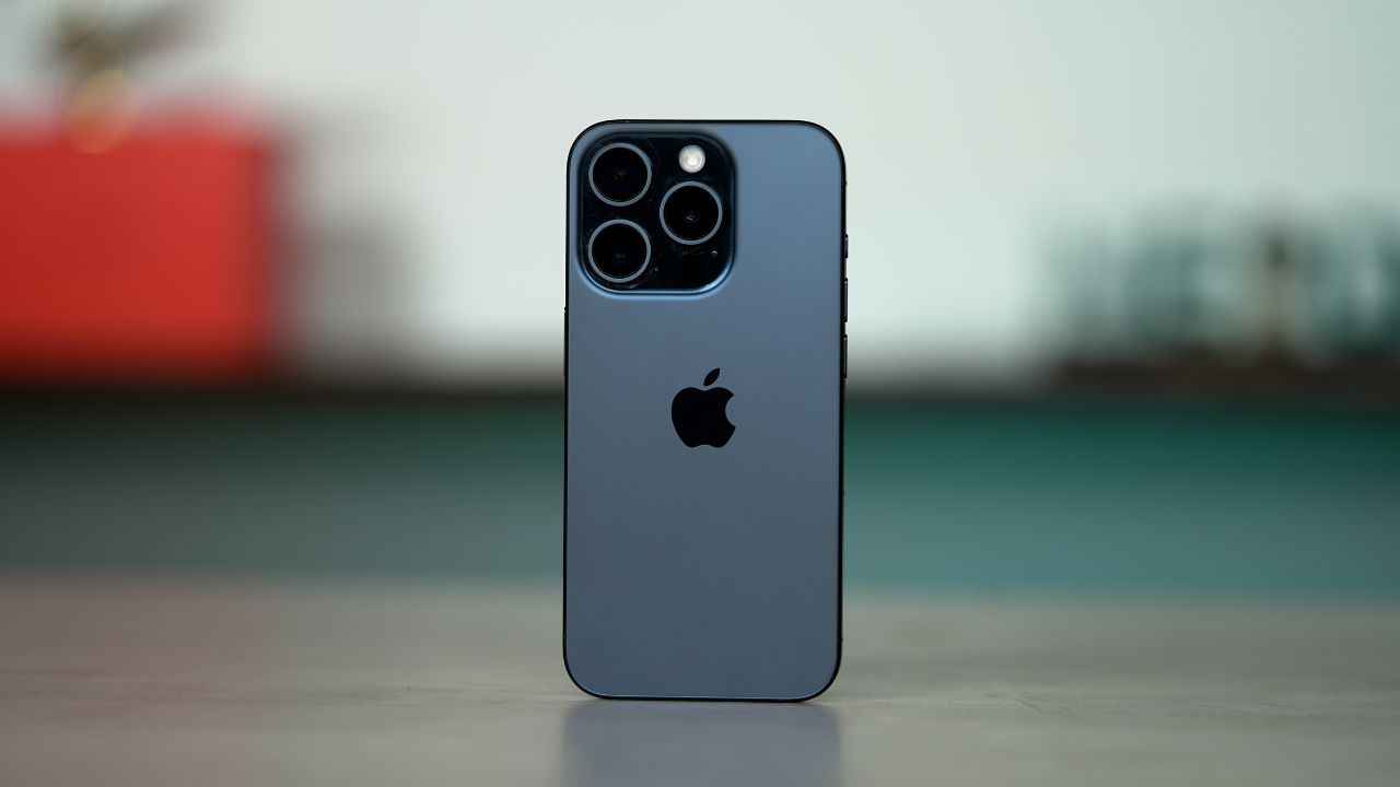 Apple iPhone 15 Pro (128 Go) - Titane Noir : : High-Tech