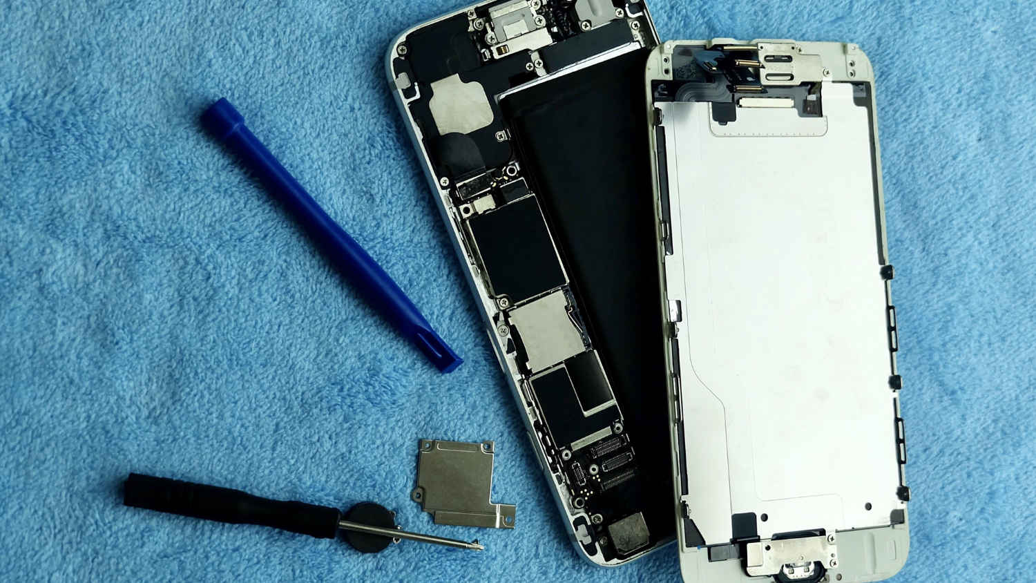 Want to repair iPhone at home? Apple’s making it easier with new repair policy