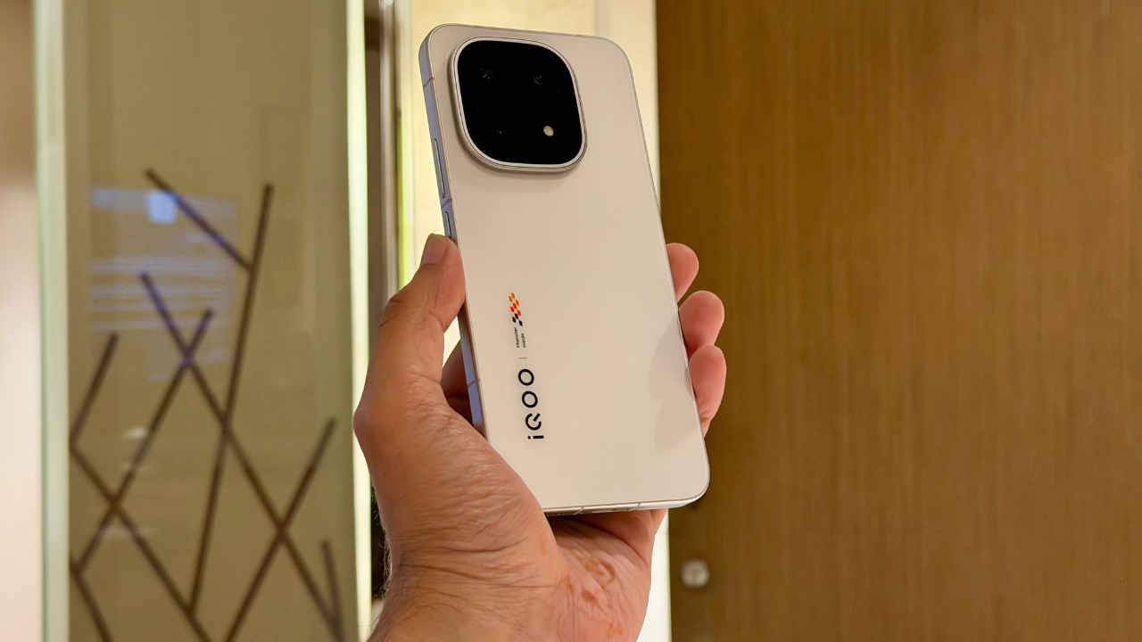 7000mAh പവർഫുൾ iQOO 15 5G കാത്തിരിപ്പിനൊടുവിൽ… ഫ്ലാഗ്ഷിപ്പ് വൈബ് ഫോണിലെ പ്രധാന 5 കാര്യങ്ങൾ