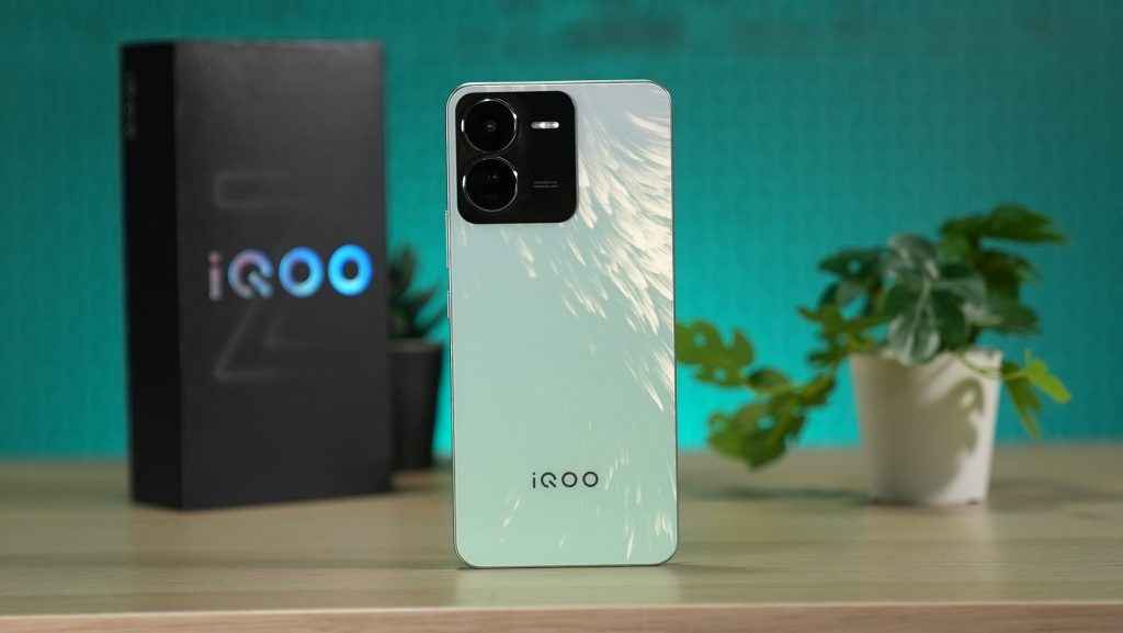 iQOO-Z9 and other phones compare