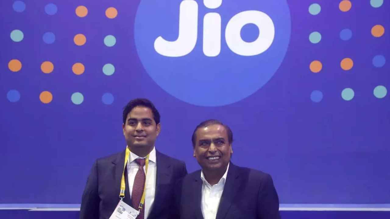 OTT लवर्स और हैवी यूज़र्स के लिए जियो का धमाका! ₹100 में ₹299 के फायदे, जियो के इन प्लांस पर यूज़र्स फिदा