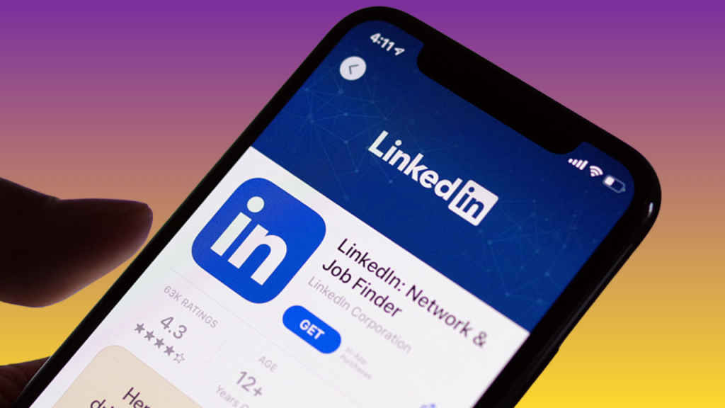 linkedin-app-smartphone