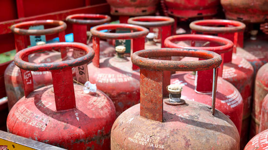 LPG e-KYC Last Date: इस तारीख तक नहीं किया ये काम, तो नहीं मिलेगा सिलेंडर? जानिए कैसे करें e-KYC