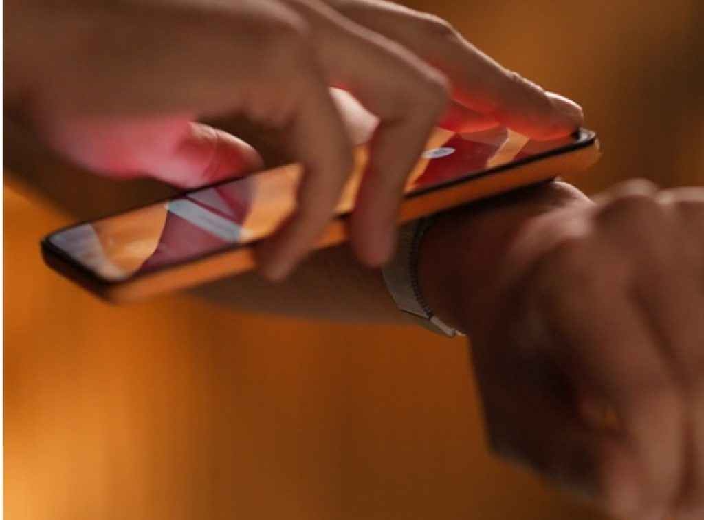 bendable smartphone Motorola