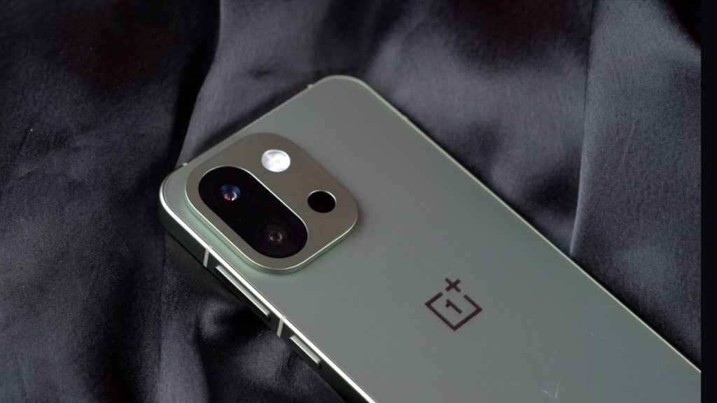 OnePlus 13s