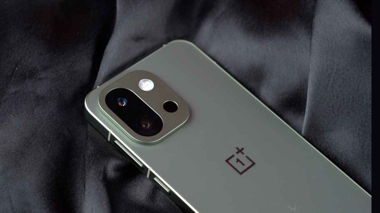 OnePlus 15 Features Price & Launch Date :- जानिए OnePlus 15 के फेचर्स, कैमरा और कीमत ।