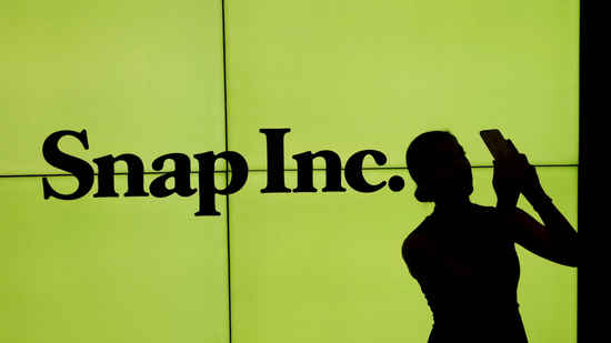 Snap cuts 16 pct of global workforce, bets big on AI to boost profits