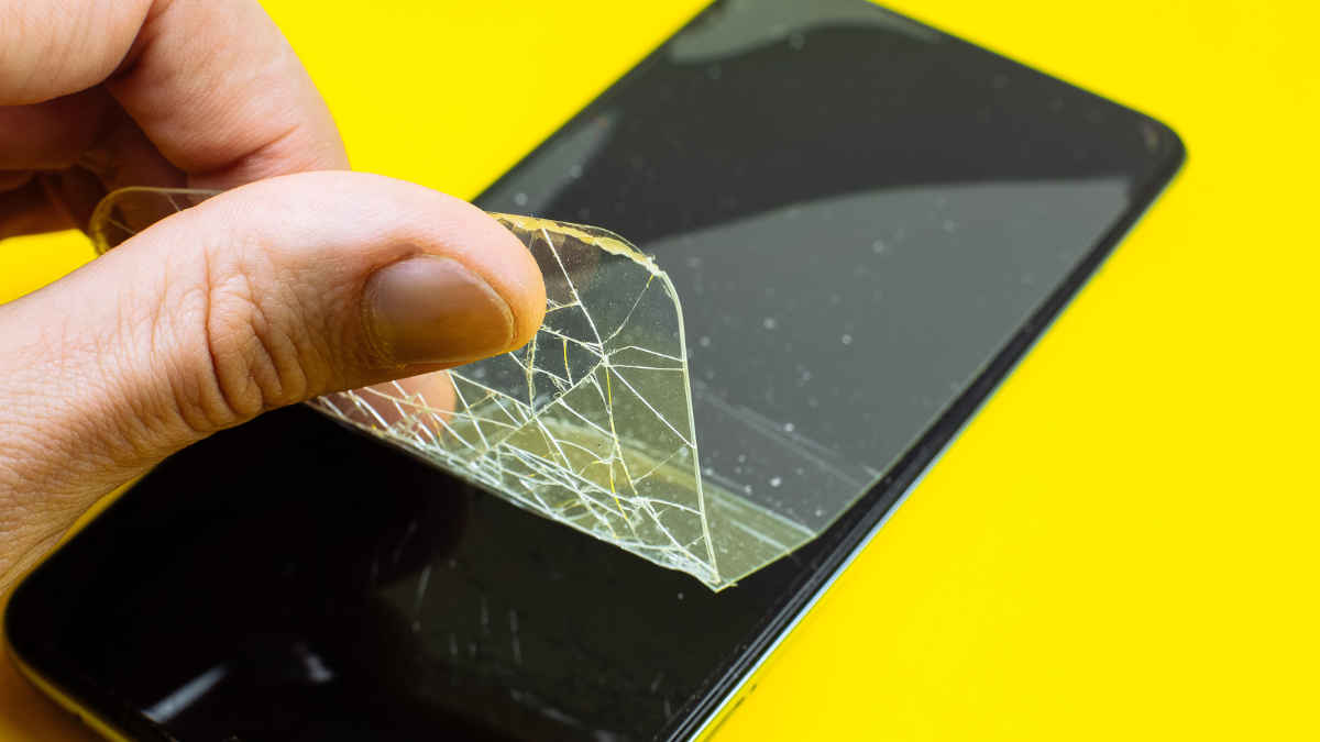 स्मार्टफोन की स्क्रीन और उसकी सुरक्षा को लेकर आप नहीं जानते होंगे ये बात, केवल 3 पॉइंट्स में समझ लें पूरा गुणा गणित