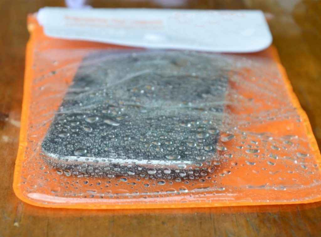 monsoon tips know how to keep smartphone and gadgets