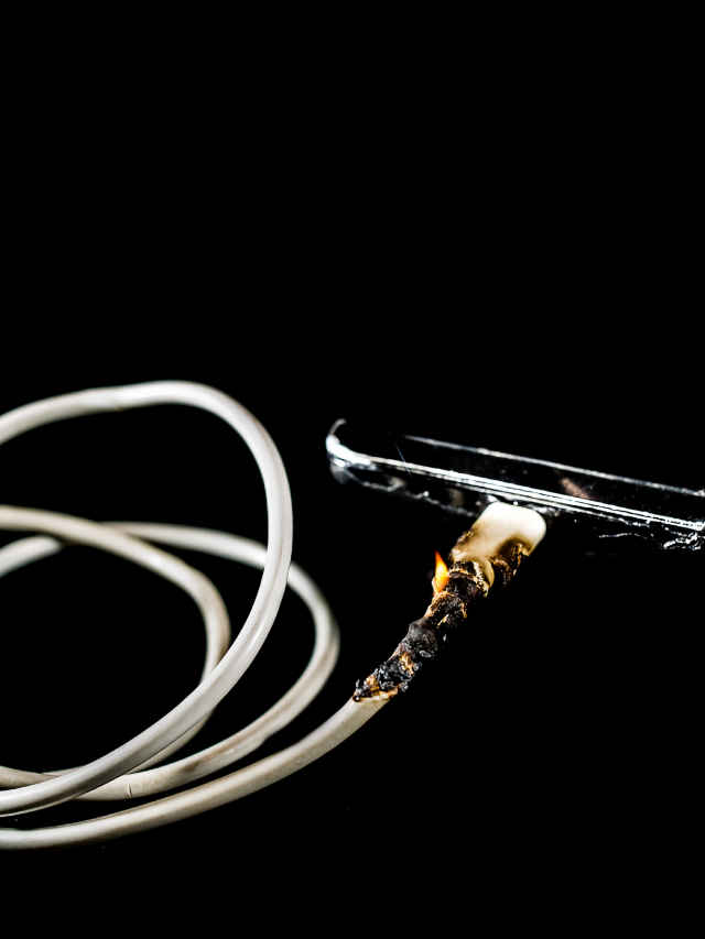 smartphone charger blast Banner