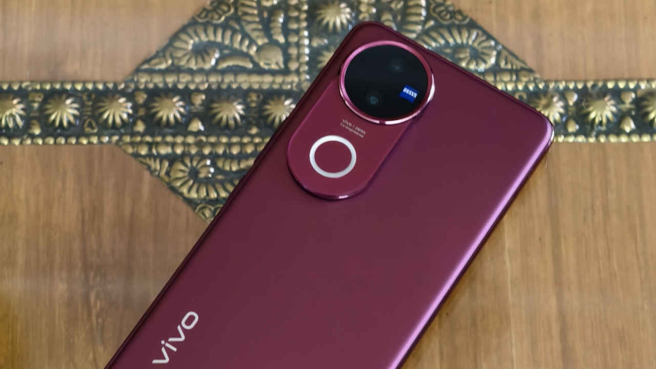 Confirm! आगामी स्लिम Vivo V50 फोनमध्ये मिळेल 6000mAh जंबो बॅटरी, लाँचपूर्वीच फीचर्स कन्फर्म 