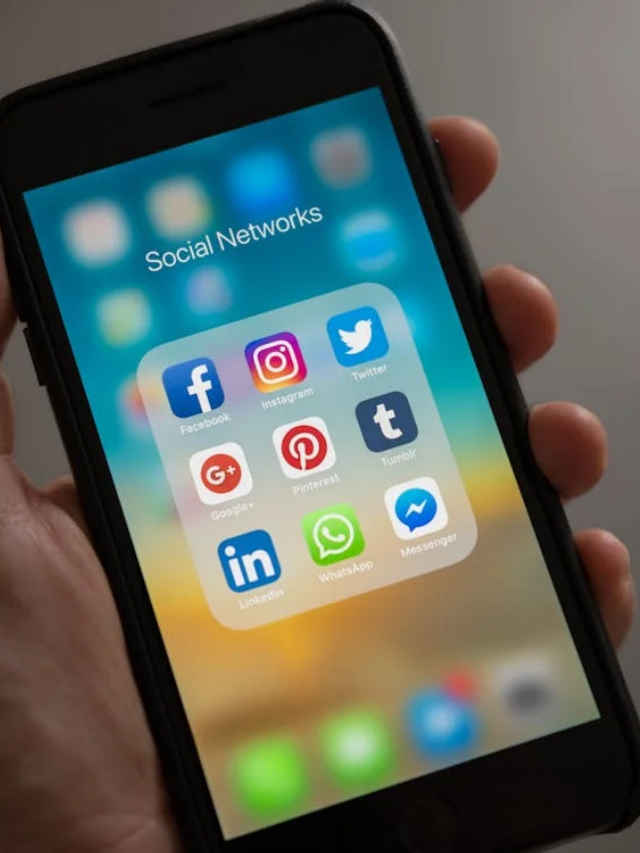 whatsapp (image credit: pexels)